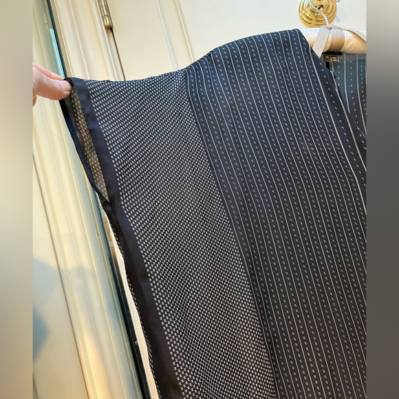 Vince silk short sleeve blouse - Picture 3 of 5